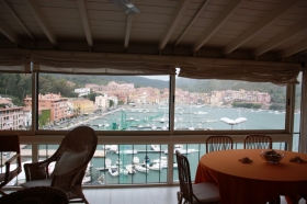 Affittasi elegante appartamento affaccio diretto sul porto RIFA.76