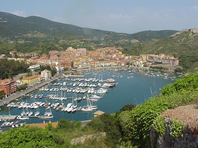 IL PORTO VISTO DALLA ROCCA